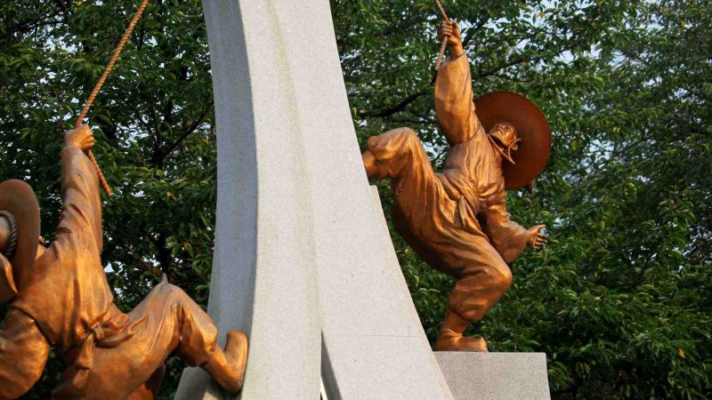 Sculptures in the courtyard outside the Andong Water Cultural Hall near the start of the Nakdonggang Bike Path.