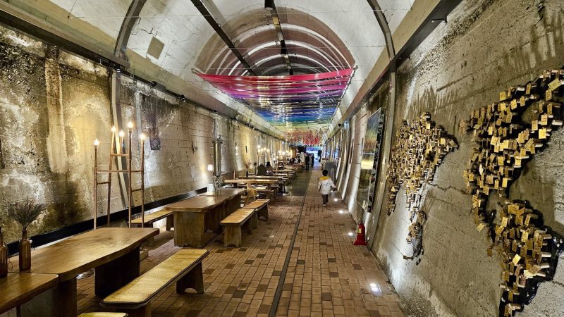 A picture of Gwangyang Wine Cave (광양와인동굴; map) near the Sinnakdong Steel Bridge (신낙동강철교) in Gimhae City, South Korea.
