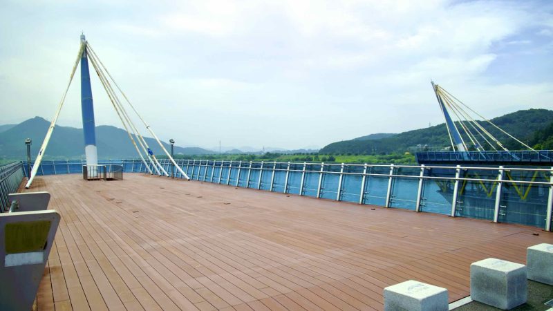 A picture of Dalseong Weir (달성보) on the Nakdonggang Bike Path (낙동강자전거길) along the Nakdong River in Dalseong County, South Korea.
