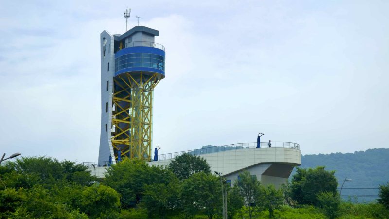 A picture of Dalseong Weir (달성보) on the Nakdonggang Bike Path (낙동강자전거길) along the Nakdong River in Dalseong County, South Korea.