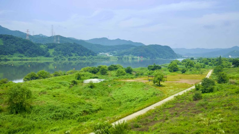 A picture of Dalseong Weir (달성보) on the Nakdonggang Bike Path (낙동강자전거길) along the Nakdong River in Dalseong County, South Korea.