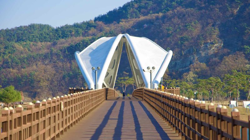 A picture of Gyeongcheon Bridge leading to Gyeongcheon Island Park near Sangju City, South Korea.