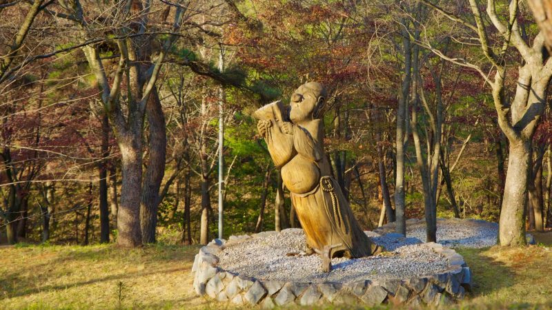 A picture of Gyeongcheondae Terrace (경천대) along the Nakdong River in Sangju City, South Korea.