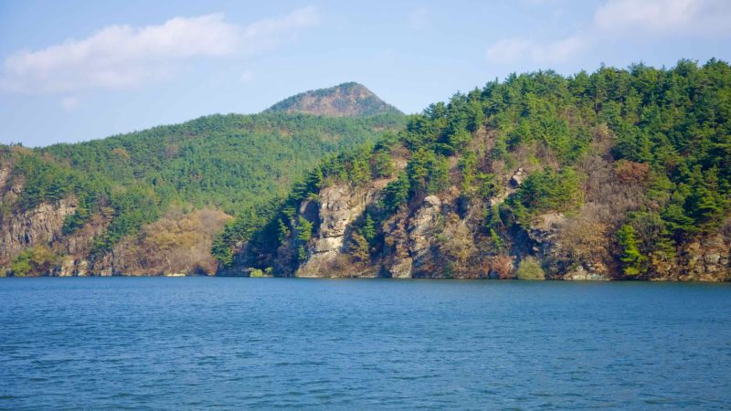 A picture of on the Nakdong River from the Nakdonggang Bike Path (낙동강자전거길) in South Korea.