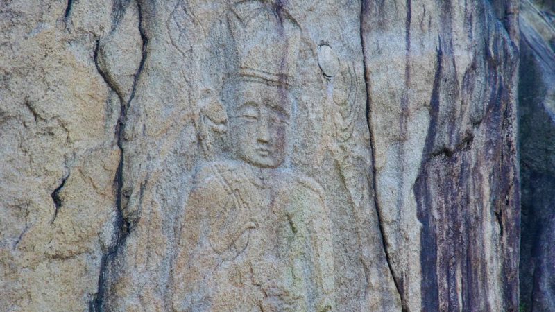 A picture of the Seated Maae Bodhisattva near the Nakdan Weir (낙단보) on the Nakdong River in Sangju City, South Korea.
