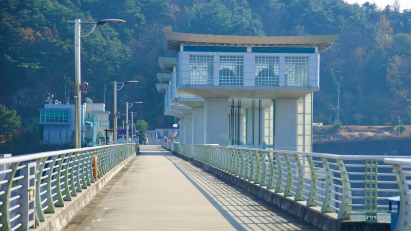 A picture of the Nakdan Weir (낙단보) on the Nakdong River in Sangju City, South Korea.