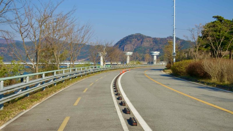 A picture of Sangju Weir (상주보) on the Nakdong River near Sangju City, South Korea.