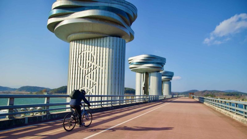 A picture of Sangju Weir (상주보) on the Nakdong River near Sangju City, South Korea.