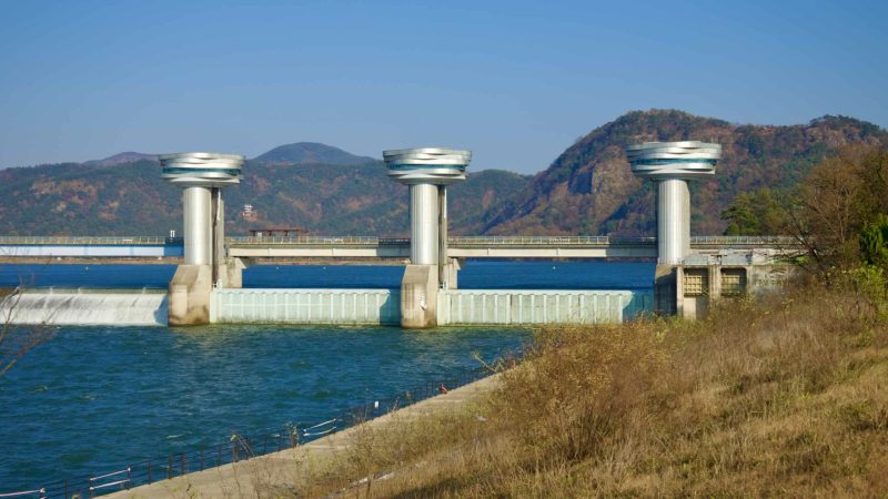 A picture of Sangju Weir (상주보) on the Nakdong River near Sangju City, South Korea.