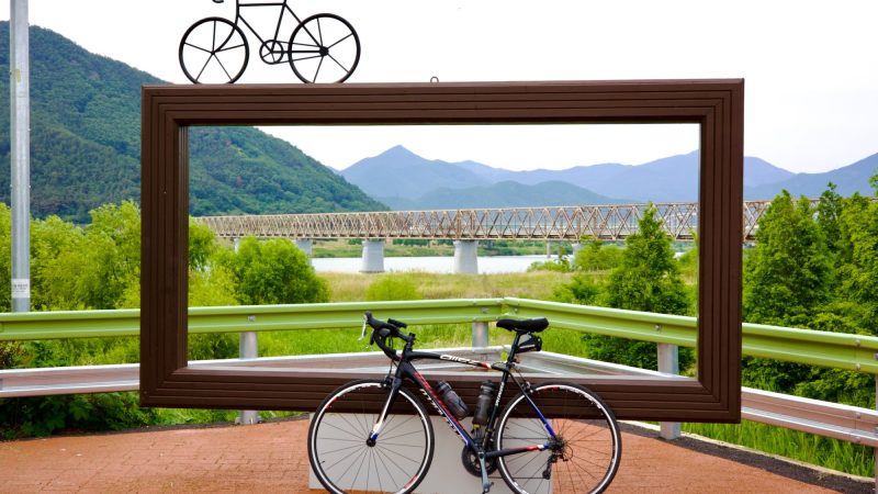 A picture of “Old” Samrangjin Bridge (삼랑진교) crossing the Nakdong River (낙동강) between Gimhae and Miryang Cities, South Korea.