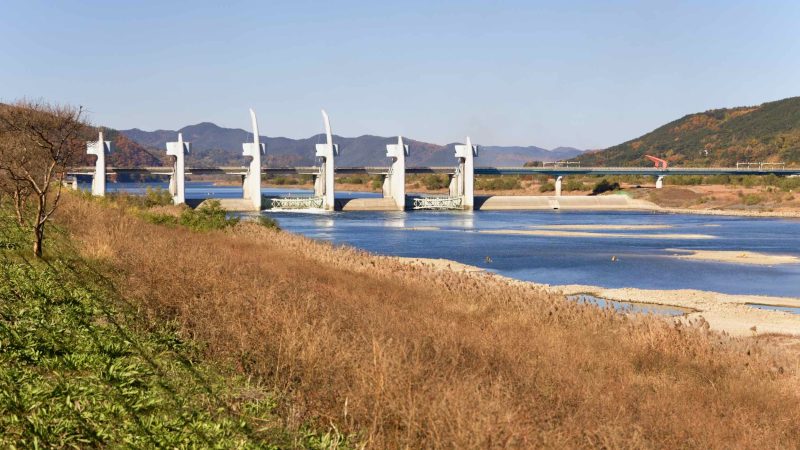 A picture of the Hapcheon Changnyeong Weir (합천창녕보) in Hapcheon and Changnyeong Counties, South Korea.