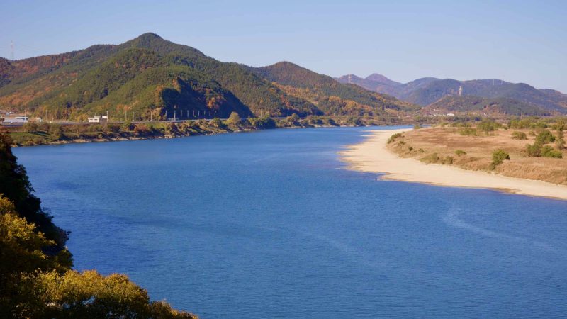 A picture of the Nakdonggang Bike Path and Nakdong River in Hapcheon County, South Korea.