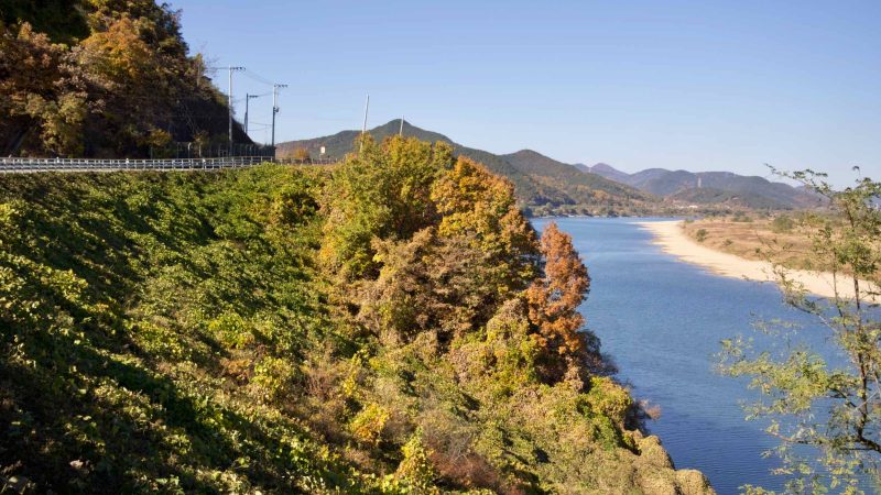 A picture of the Nakdonggang Bike Path and Nakdong River in Hapcheon County, South Korea.