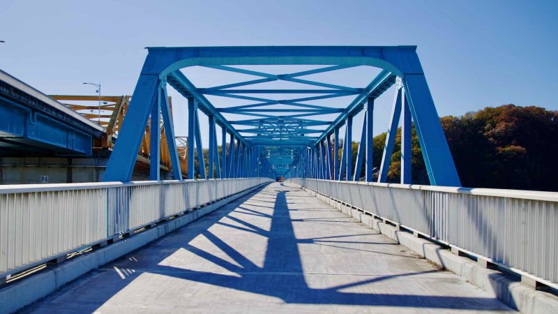 A picture of the New and Old Namji Bridge over the Nakdong River in Namji Town, Changnyeong County.