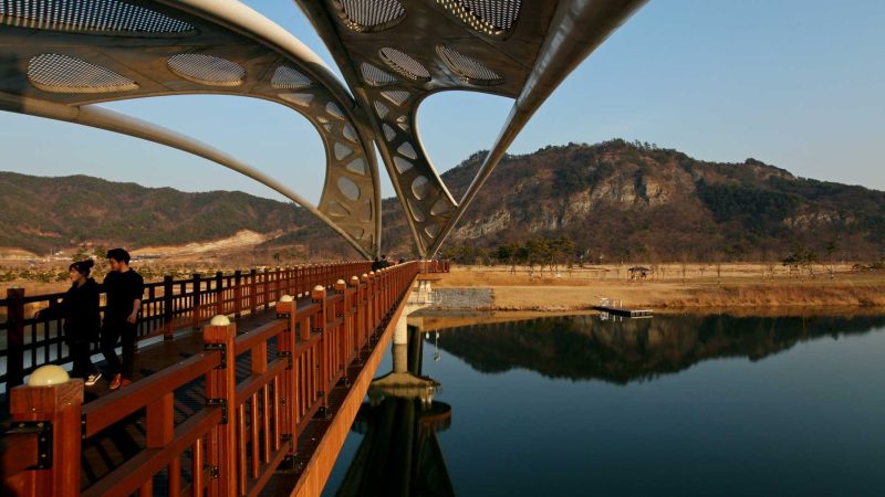 A picture of Gyeongcheon Bridge which leads to Gyeongcheon Island Park near Sangju along the Cross-Country Bike Path in South Korea.